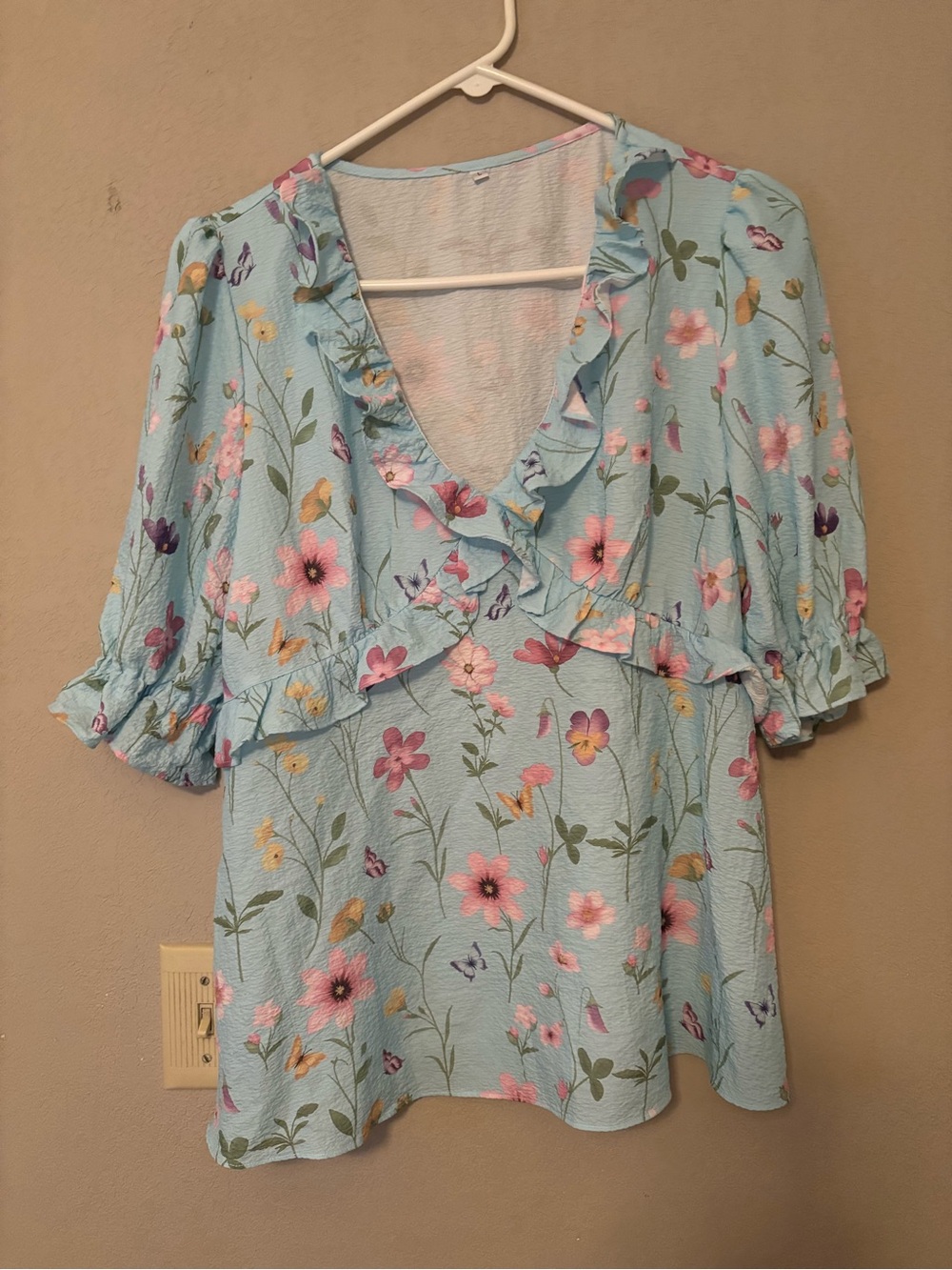 Women’s Floral Ruffle V-Neck Top - Light Blue size L